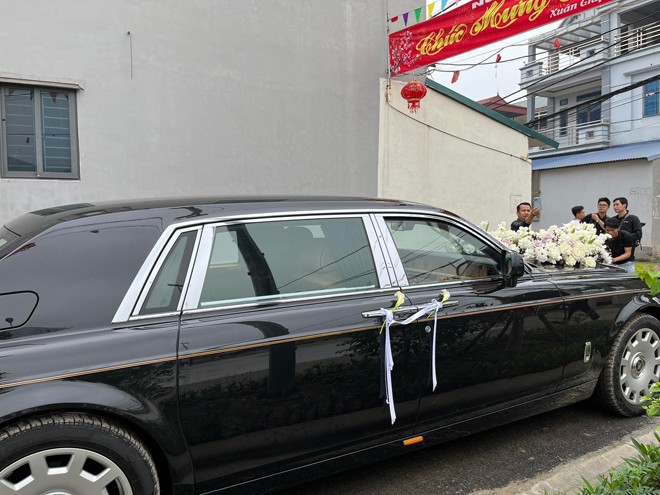 Xe hoa của Quang Hải được một người bạn thân cho mượn