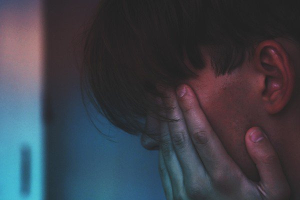 Cách đối phó với chứng trầm cảm ở nam giới: Hãy biết những dấu hiệu cần cảnh báo - 3