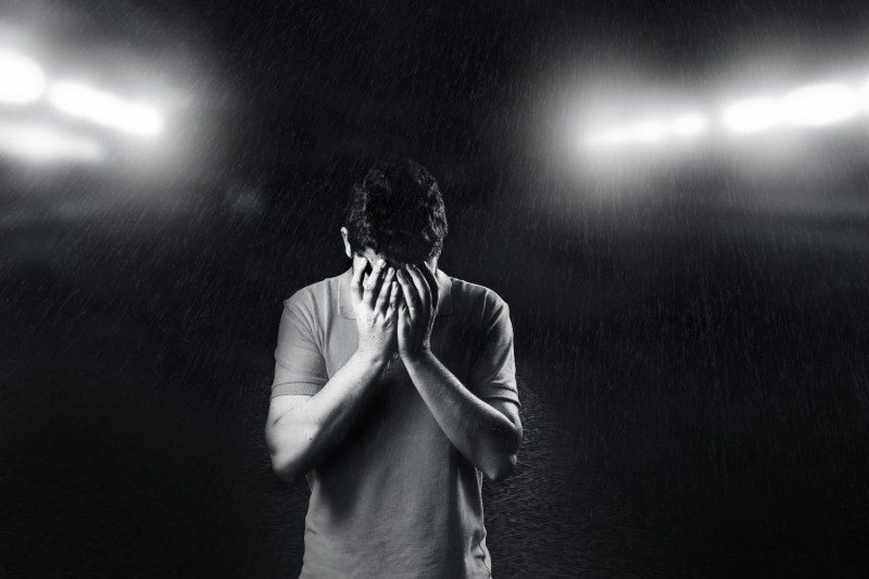 Cách đối phó với chứng trầm cảm ở nam giới: Hãy biết những dấu hiệu cần cảnh báo - 4