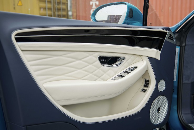 Bentley Continental GT Azure V8 có màu sơn Topaz Blue đầu tiên về Việt Nam - 11
