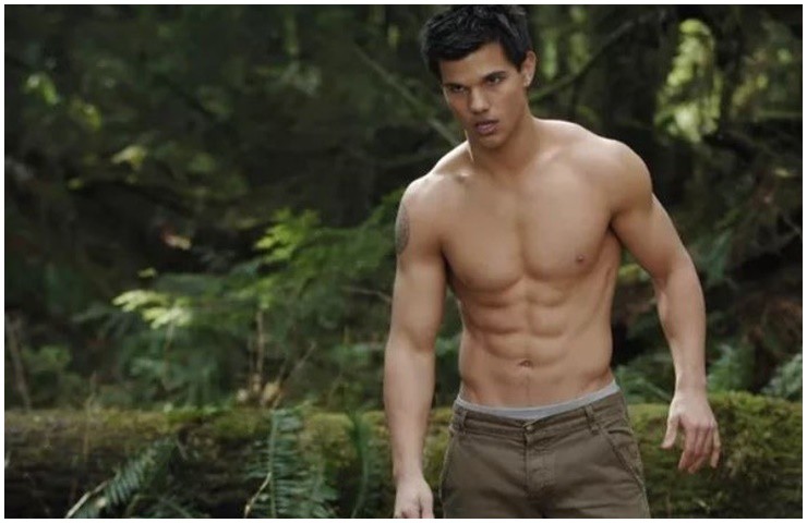 Taylor Lautner đã từng có thời gian là nam thần vạn người mê với body siêu chuẩn.
