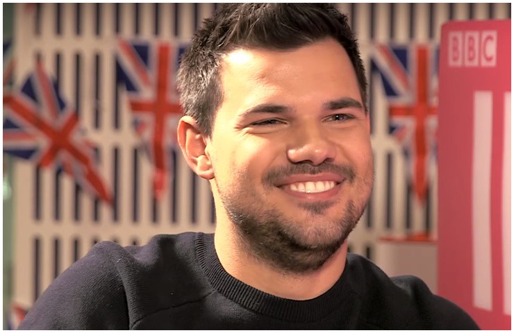 Theo thời gian, Taylor Lautner không còn được săn chắc, chuẩn 6 múi như xưa.
