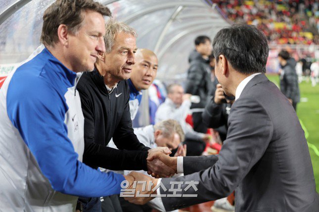 KFA khốn khổ vì HLV Klinsmann