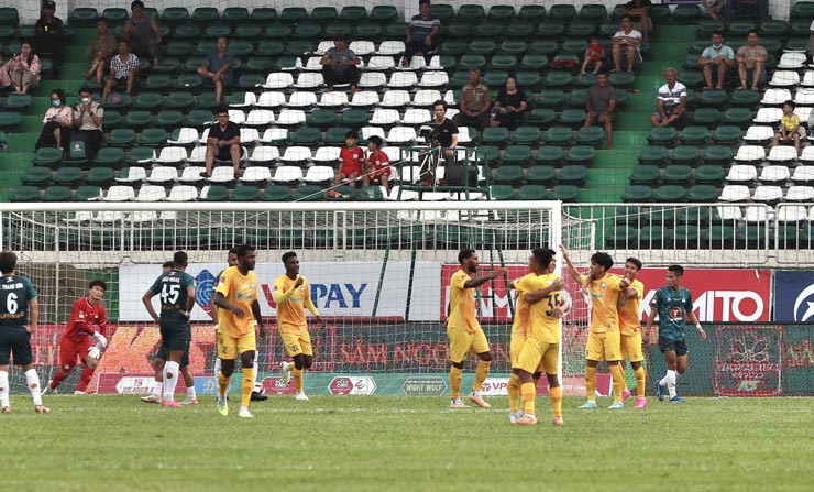 Trực tiếp bóng đá HAGL - Khánh Hòa: Bàn thắng không được công nhận (V-League) (Hết giờ) - 3