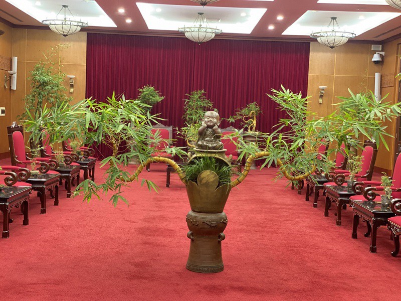 Chậu tre bonsai "Lưỡng Long chầu nhật" là một trong 21 tác phẩm của anh Luân được lựa chọn trưng bày trong tiệc trà.