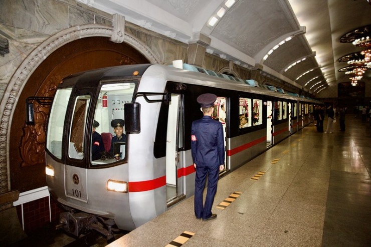 Loạt tác phẩm nhiếp ảnh về ga metro ở Triều Tiên - 2