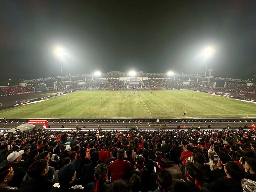 Cận cảnh sân vận động Việt Trì, nơi diễn ra trận Chung kết AFF Cup 2024 vào lúc 20h tối nay - 7