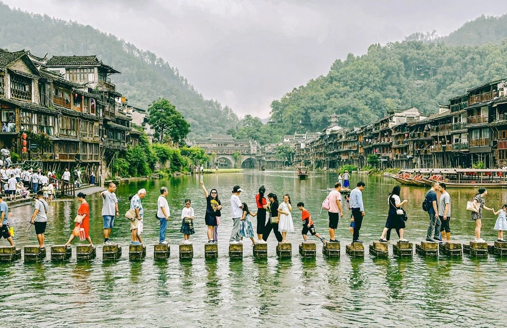 Để chọn được tour du lịch Tết Nguyên Đán phù hợp, bạn cần cân nhắc kỹ lưỡng về độ tuổi và sở thích của các thành viên trong nhóm. Ảnh: THU TRINH