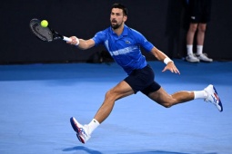 Video tennis Djokovic - Opelka: Gục ngã trước "người khổng lồ" (Giải Brisbane)