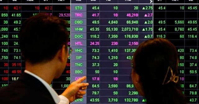 Vì sao VN-Index năm 2024 tăng 12%, nhà đầu tư vẫn khó lãi?