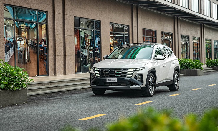 Giá xe Hyundai Tucson niêm yết và lăn bánh tháng 1/2025 - 1