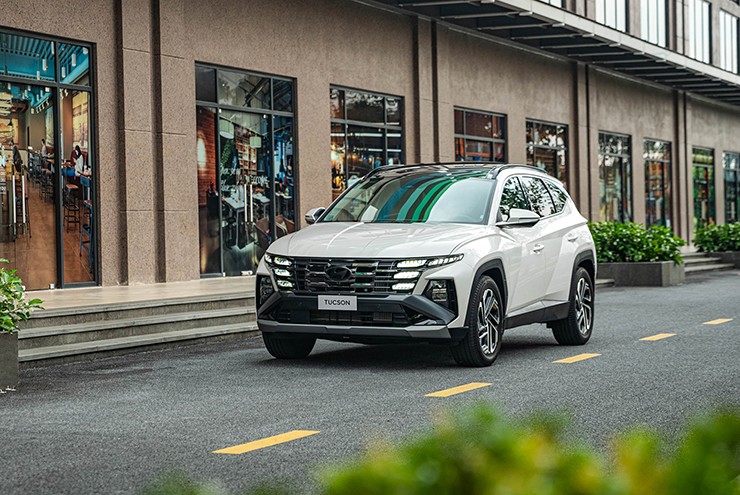 Giá xe Hyundai Tucson niêm yết và lăn bánh tháng 1/2025