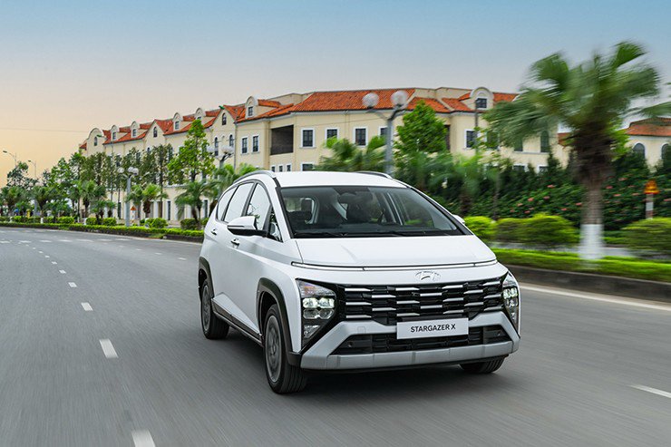 Vì sao chọn Hyundai Stargazer chạy dịch vụ sẽ rất "lời"? - 1