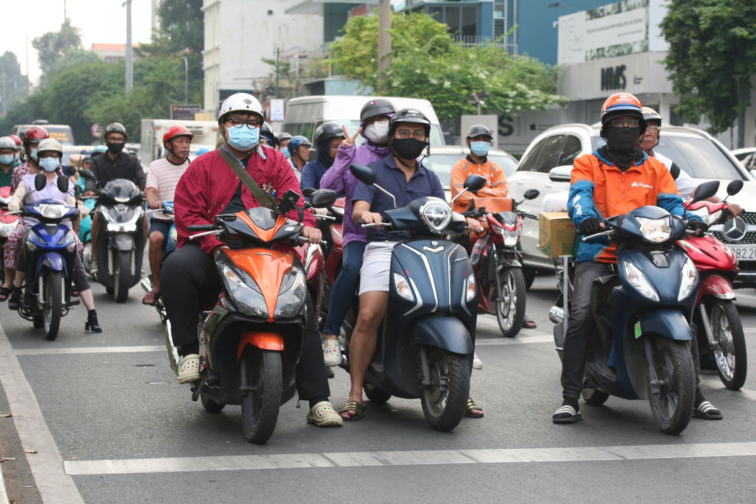 Tăng mức phạt giao thông: Nhiều người ở TP HCM “không tin vào mắt mình” - 13