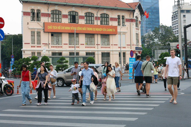 Tăng mức phạt giao thông: Nhiều người ở TP HCM “không tin vào mắt mình” - 19