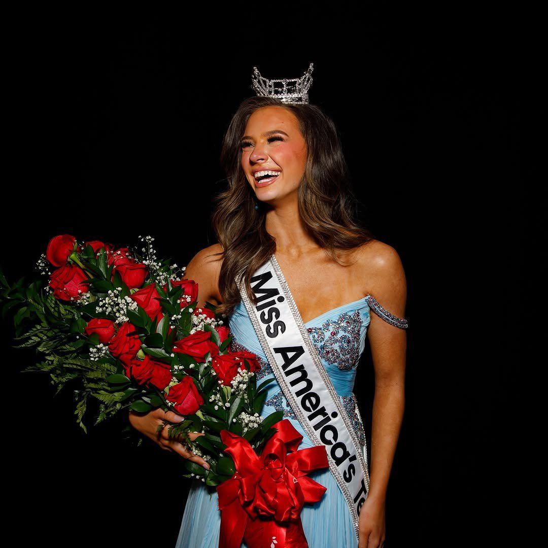 Chung kết Miss America' Teen - Hoa hậu Tuổi teen Mỹ 2025 đã diễn ra hôm 4/1 với chiến thắng thuộc về người đẹp Peyton Bolling - đại diện bang Arkansas. Cô đã vượt qua 50 thí sinh để giành ngôi vị cao quý.