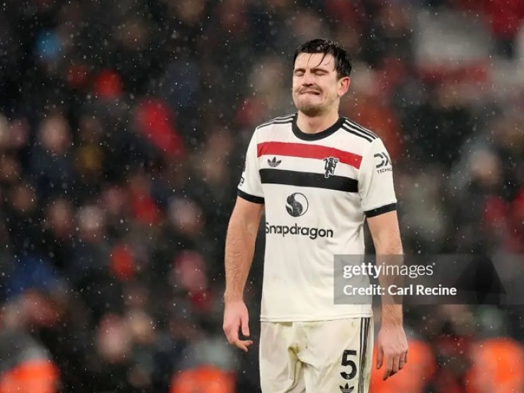 Maguire bỏ lỡ không tưởng, MU hụt 3 điểm đáng tiếc trước Liverpool