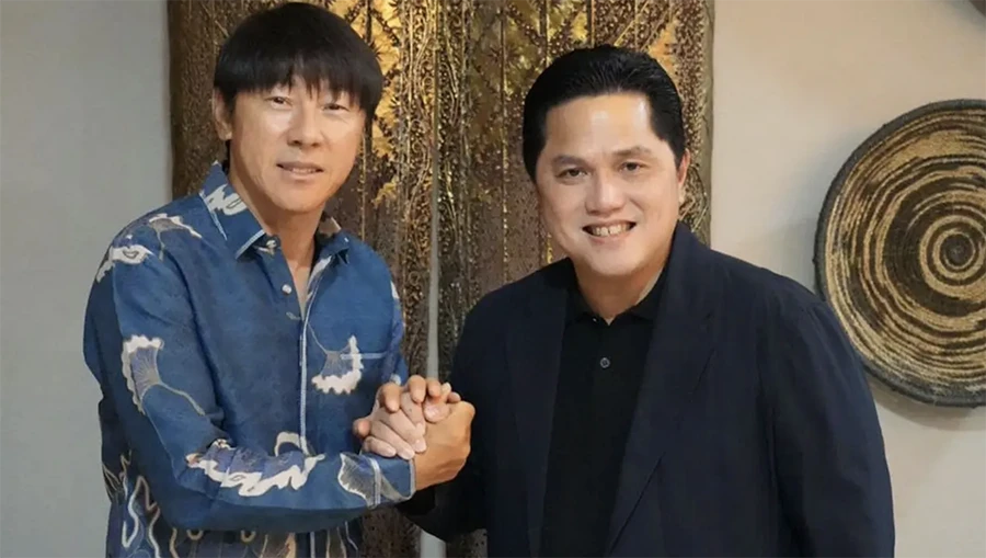 Chủ tịch PSSI Erick Thohir chính thức thông báo sa thải HLV Shin Tae-yong. ẢNH: BOLA