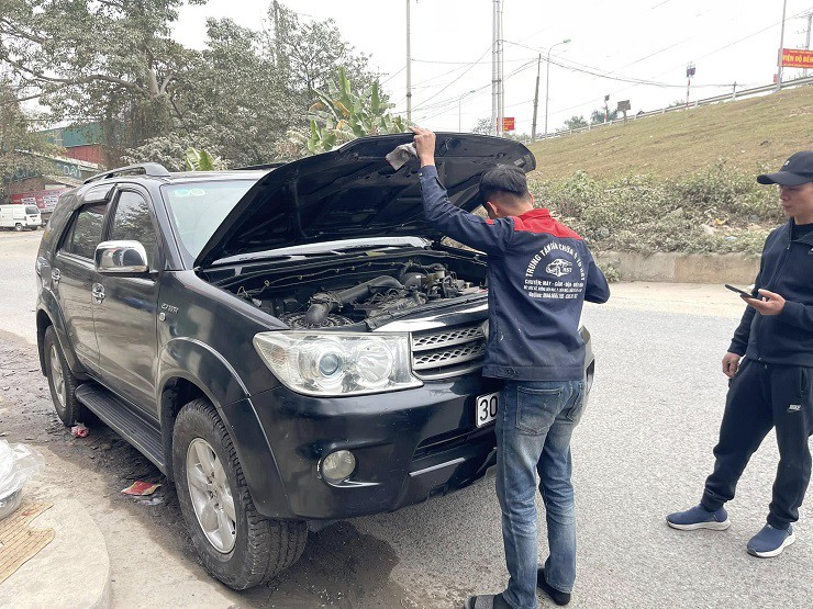 Lượng khách tìm mua xe ôtô cũ tăng dần vào cận Tết Nguyên đán.&nbsp;