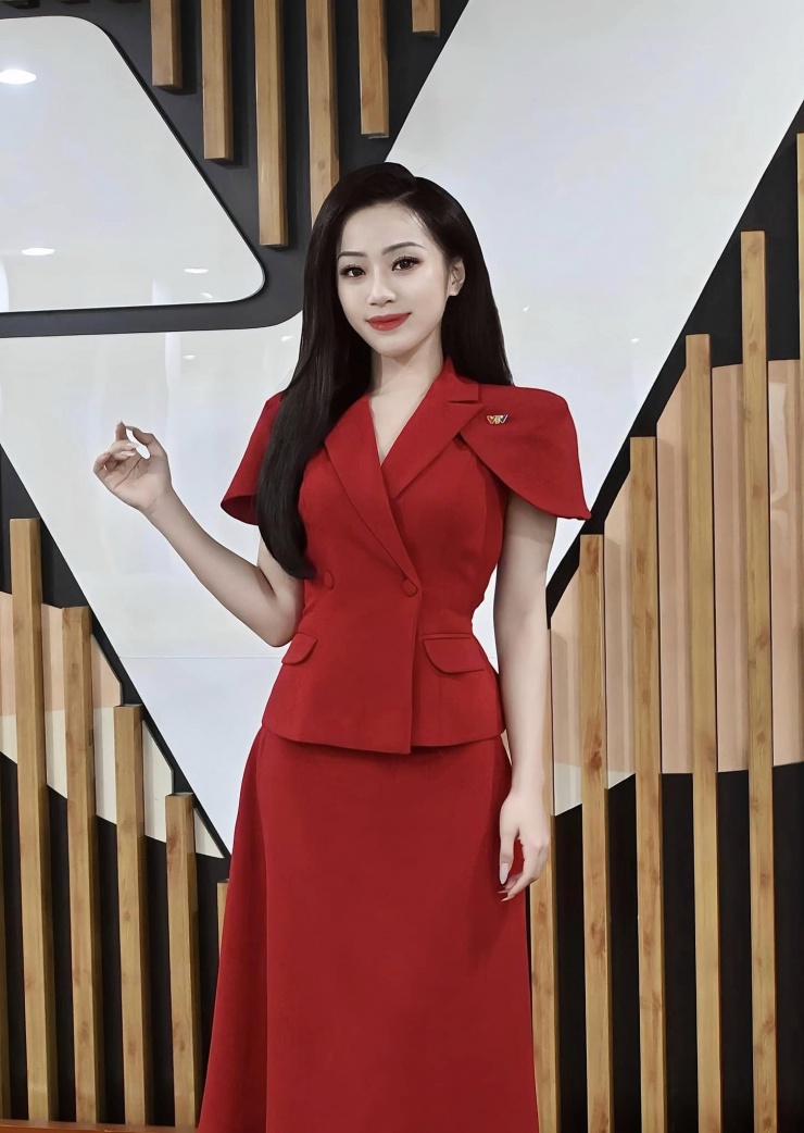 Phương Anh đảm nhận vai trò MC nhiều chương trình của VTV.