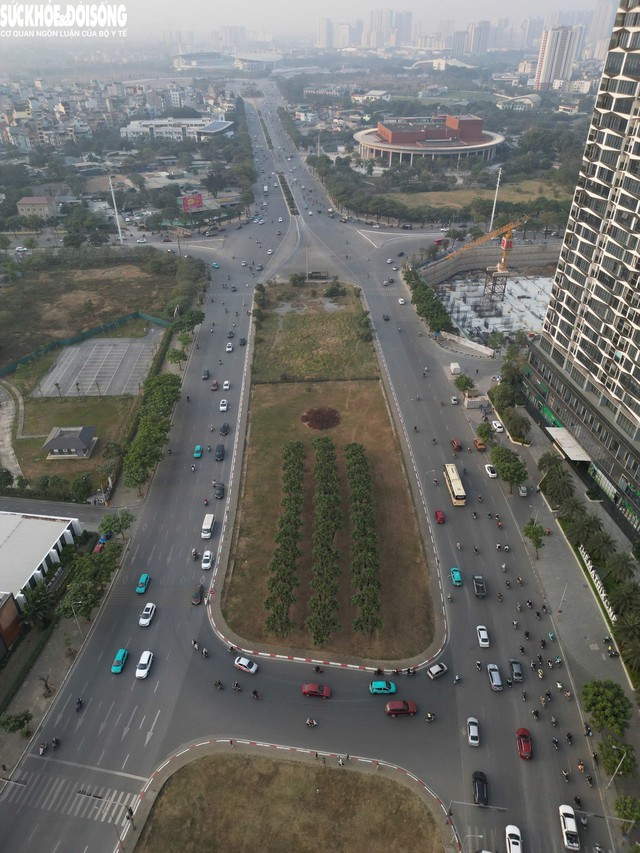 Sau khi bỏ đèn tín hiệu, các phương tiện phải đi vòng và quay đầu tại các diểm mở dải phân cách.