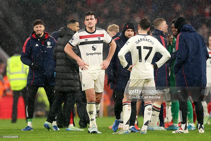 Các fan MU tiếc nuối khi Maguire bỏ lỡ tình huống nguy hiểm trước Liverpool