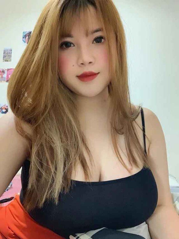 "Hot girl ngực khủng" Hải Dương "đu trend" váy băng keo cực phồn thực - 6