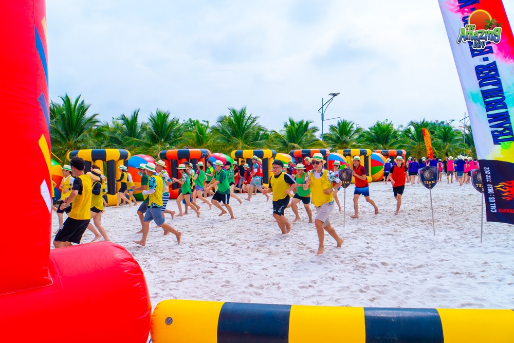 Hoạt động Teambuilding tại Bãi Biển Thiên Đường - The Amazing Bay