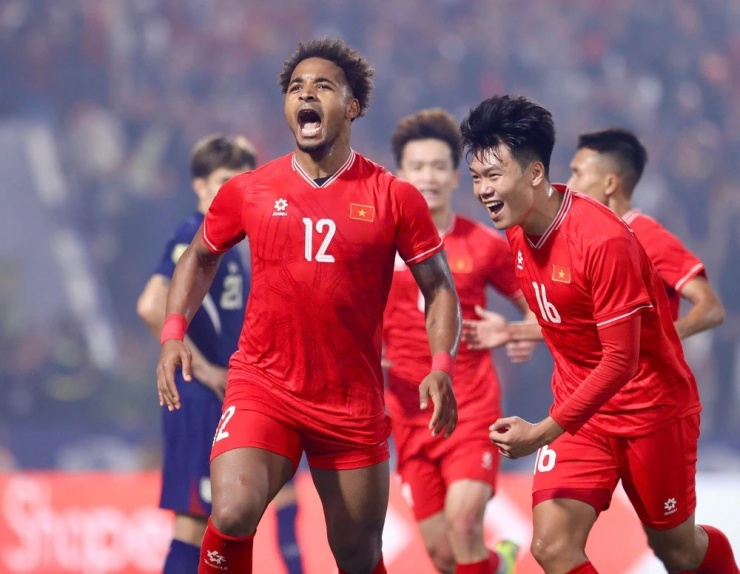 Thành Chung cùng đồng đội có màn trình diễn ấn tượng tại AFF Cup 2024. Ảnh: FBNV.