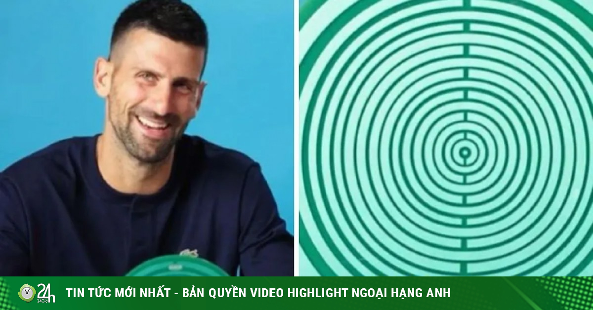 Bí mật phía sau vật thể lạ trên áo thi đấu của Djokovic tại Australian Open 2025