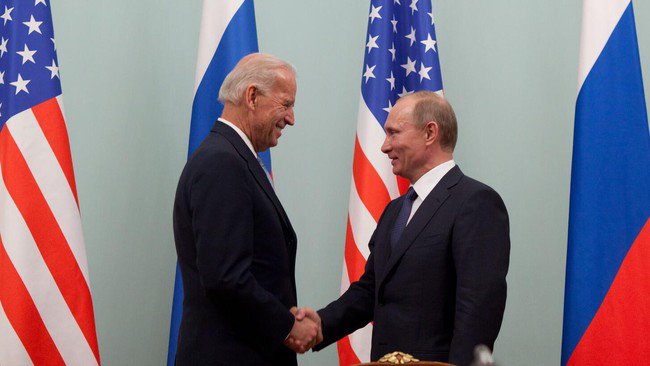 Tổng thống Mỹ Joe Biden (trái) và Tổng thống Nga Vladimir Putin. Ảnh: Nhà Trắng