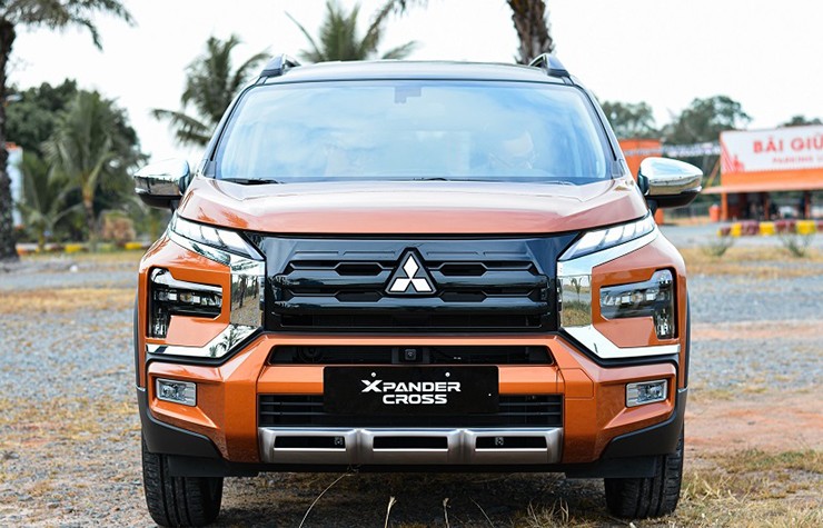 Giá xe Mitsubishi Xpander Cross tháng 1/2025, ưu đãi 50% phí trước bạ - 4