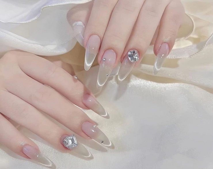 Nhiều người sẵn sàng chi tiền cho những cơ sở uy tín để có bộ nails đẹp đón Tết.