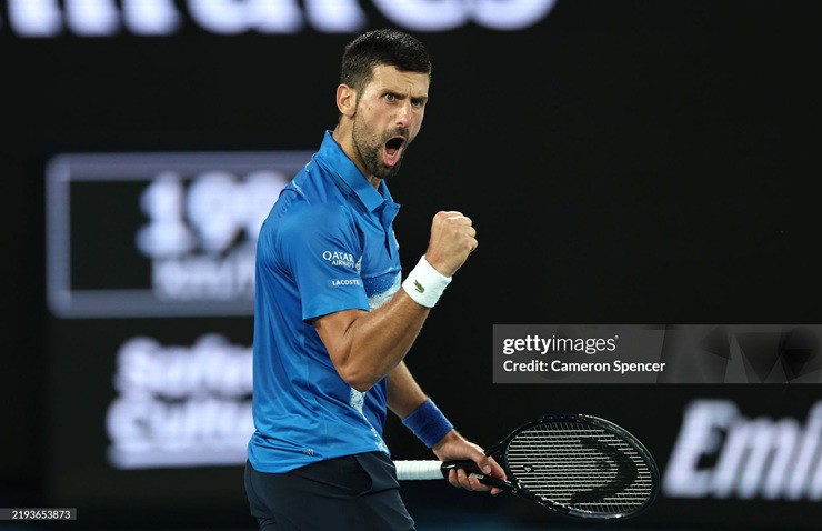 Djokovic lội&nbsp;ngược dòng trong trận&nbsp;ra quân Australian Open 2025