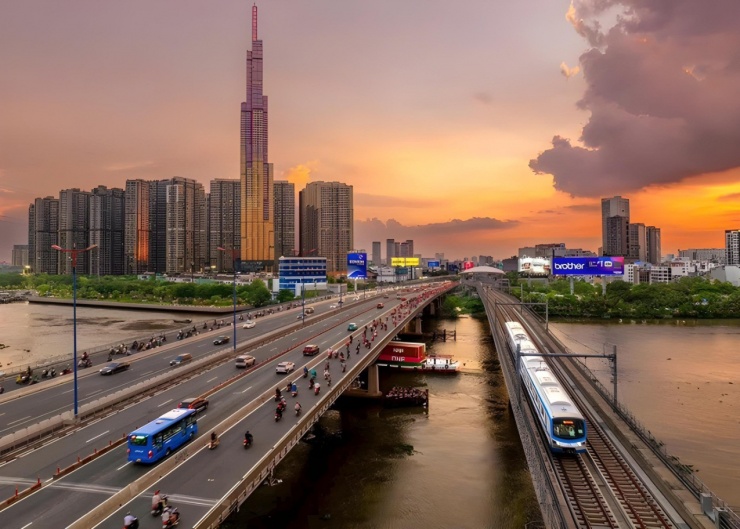 Tour du lịch "đi bộ & đi tàu" lên ngôi ở TP.HCM nhờ Metro số 1 - 1