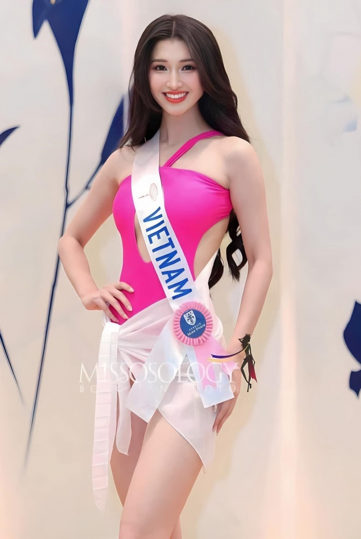 Tháng 10/2023, Phương Nhi vào top 15 Miss International. Cô vào top 20 trong bảng bình chọn 'Nhan sắc vượt thời gian 2023' của Missosology, công bố tháng 5/2024.