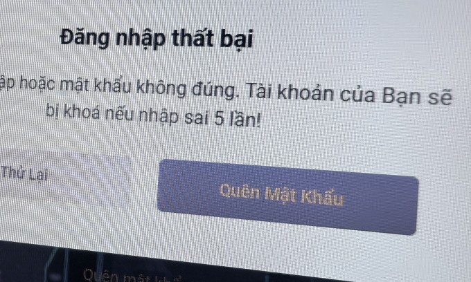 Giao diện đăng nhập của một ngân hàng, thông báo sẽ khóa tài khoản nếu nhập sai 5 lần. Ảnh: Lưu Quý