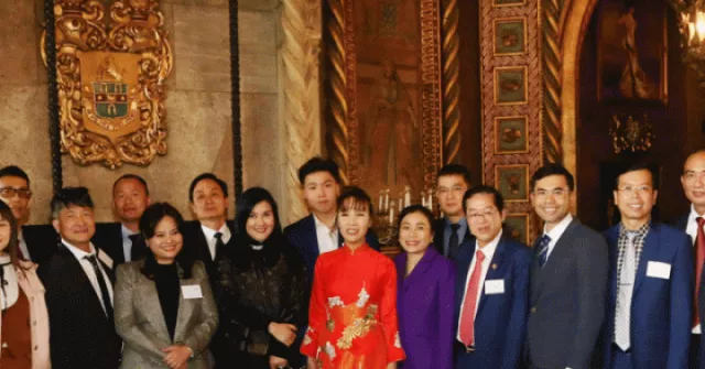 Tín hiệu gì từ việc tỷ phú Việt gặp gỡ đối tác Mỹ tại dinh thự ông Trump?