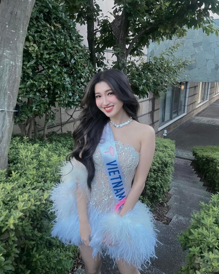 Trước khi 'ở ẩn', Phương Nhi gây chú ý khi tham gia Miss International 2023 tại Nhật Bản. Người đẹp được khen với phong cách công chúa ngọt ngào.