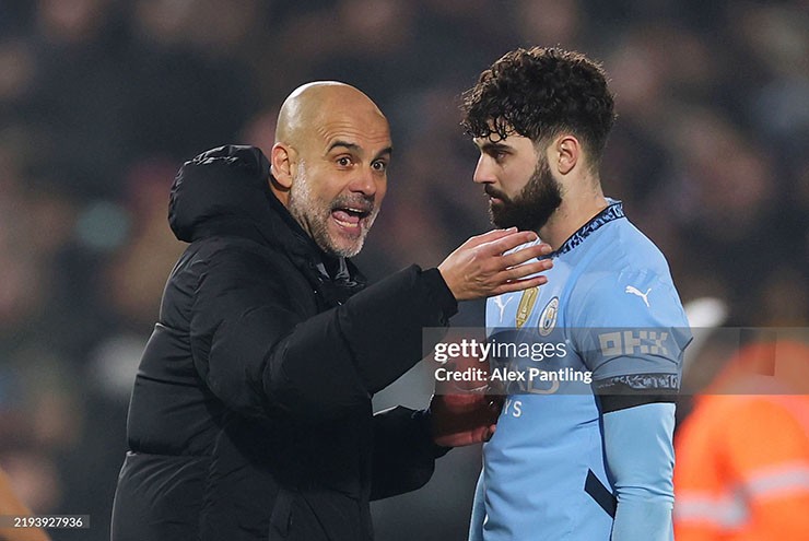 Pep không hài lòng về màn trình diễn của hàng thủ Man City