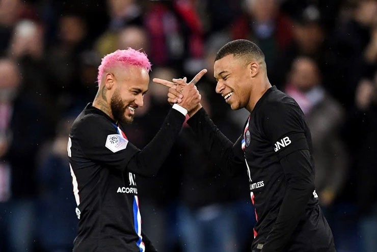 Neymar từng rất&nbsp;thân thiết với Mbappe