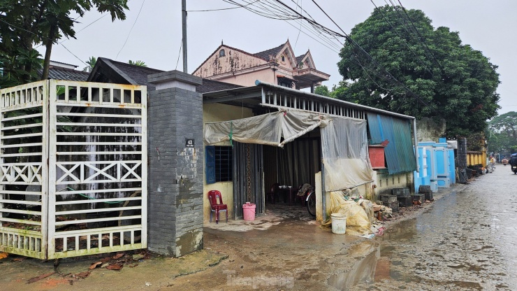 Nằm cạnh phố cổ Bao Vinh, làng Địa Linh (phường Hương Vinh, quận Phú Xuân) là ngôi làng duy nhất còn lại tại thafh phố Huế hiện còn lưu giữ được nghề làm tượng ông Táo bằng đất nung.