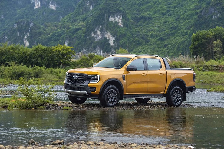 Giá xe Ford Ranger tháng 1/2025, ưu đãi 50% phí trước bạ và tặng bảo hiểm - 3