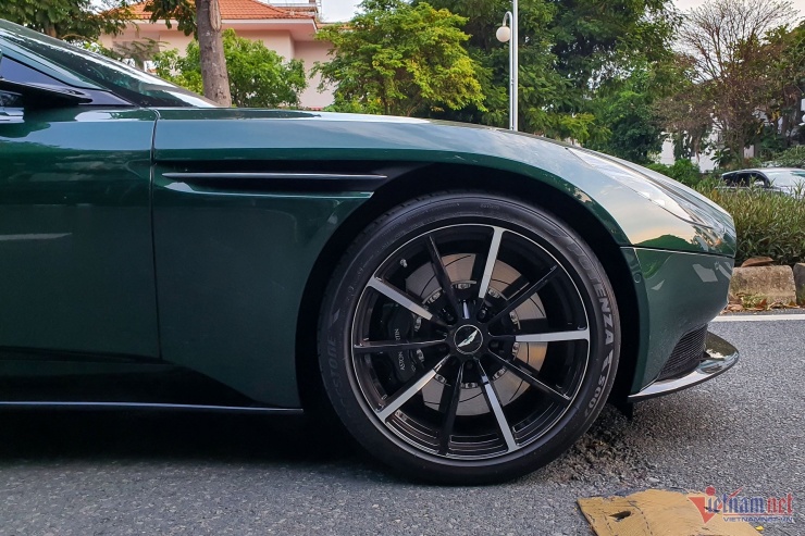 Chạy hơn 1 năm, Aston Martin DB11 độc nhất Việt Nam bị lỗ gần 5 tỷ - 4