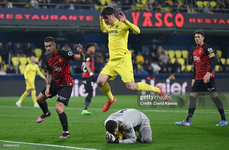 Trận đấu giữa Villarreal (áo vàng) và Mallorca diễn ra căng thẳng