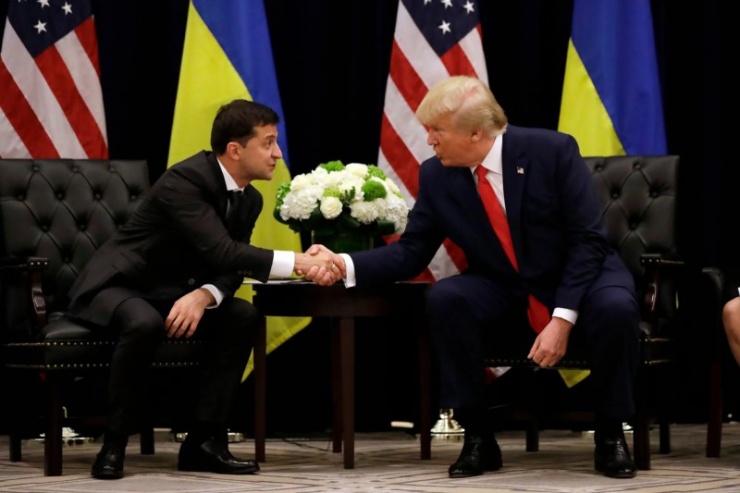 Tổng thống Mỹ Donald Trump và Tổng thống Ukraine Volodymyr Zelensky trong một cuộc gặp tại Nhà Trắng.