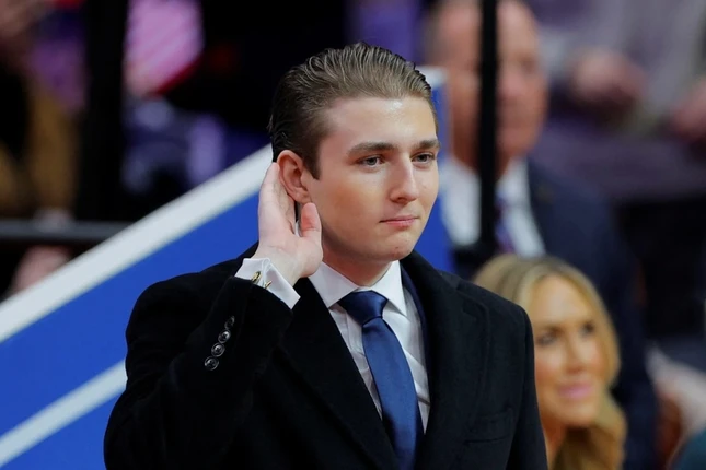 Barron Trump được khen nhờ phong thái tự tin.