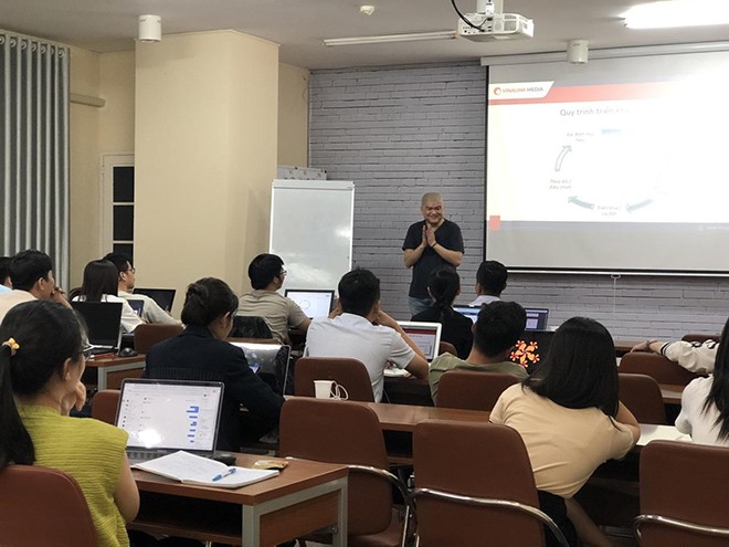 Khóa học AI Trainer thu hút đông đảo các bạn trẻ tham gia