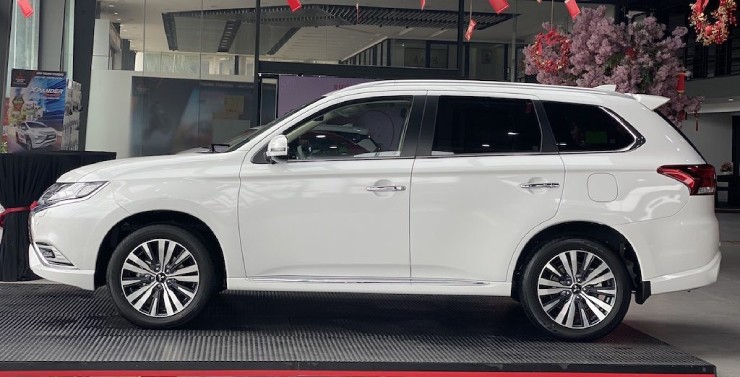 Ngắm Mitsubishi Outlander với 3 phiên bản tùy chọn, giá từ 825 triệu đồng - 4