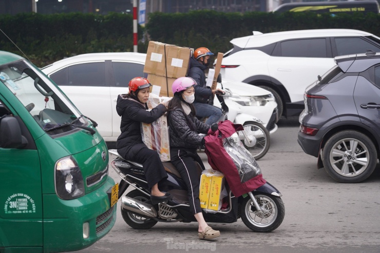 Giao thông Thủ đô &#39;căng như dây đàn&#39; trong ngày làm việc cuối cùng - 7